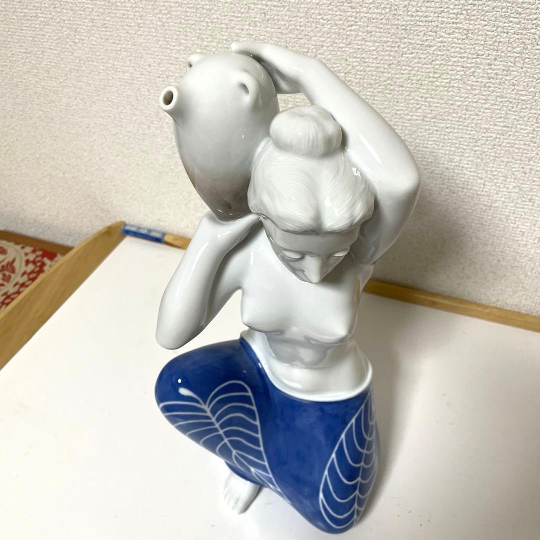 ＊Woman with water jug＊１９５３年・Hedegaard