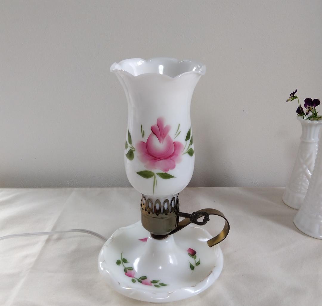 ☆アンティークスタイル ミルクガラス 薔薇 テーブルランプ