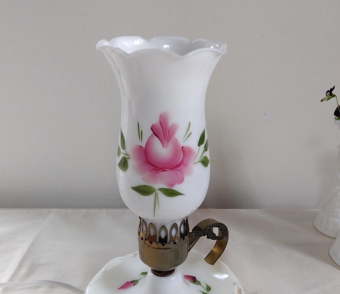 ☆アンティークスタイル ミルクガラス 薔薇 テーブルランプ