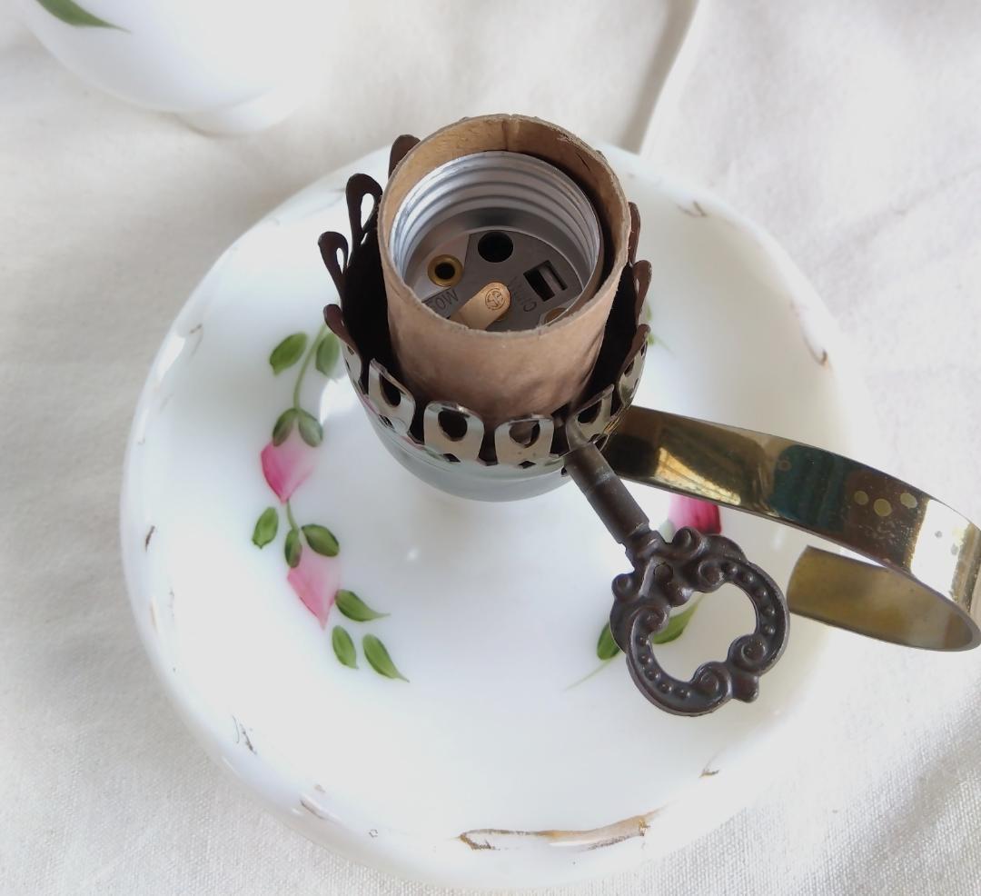 ☆アンティークスタイル ミルクガラス 薔薇 テーブルランプ