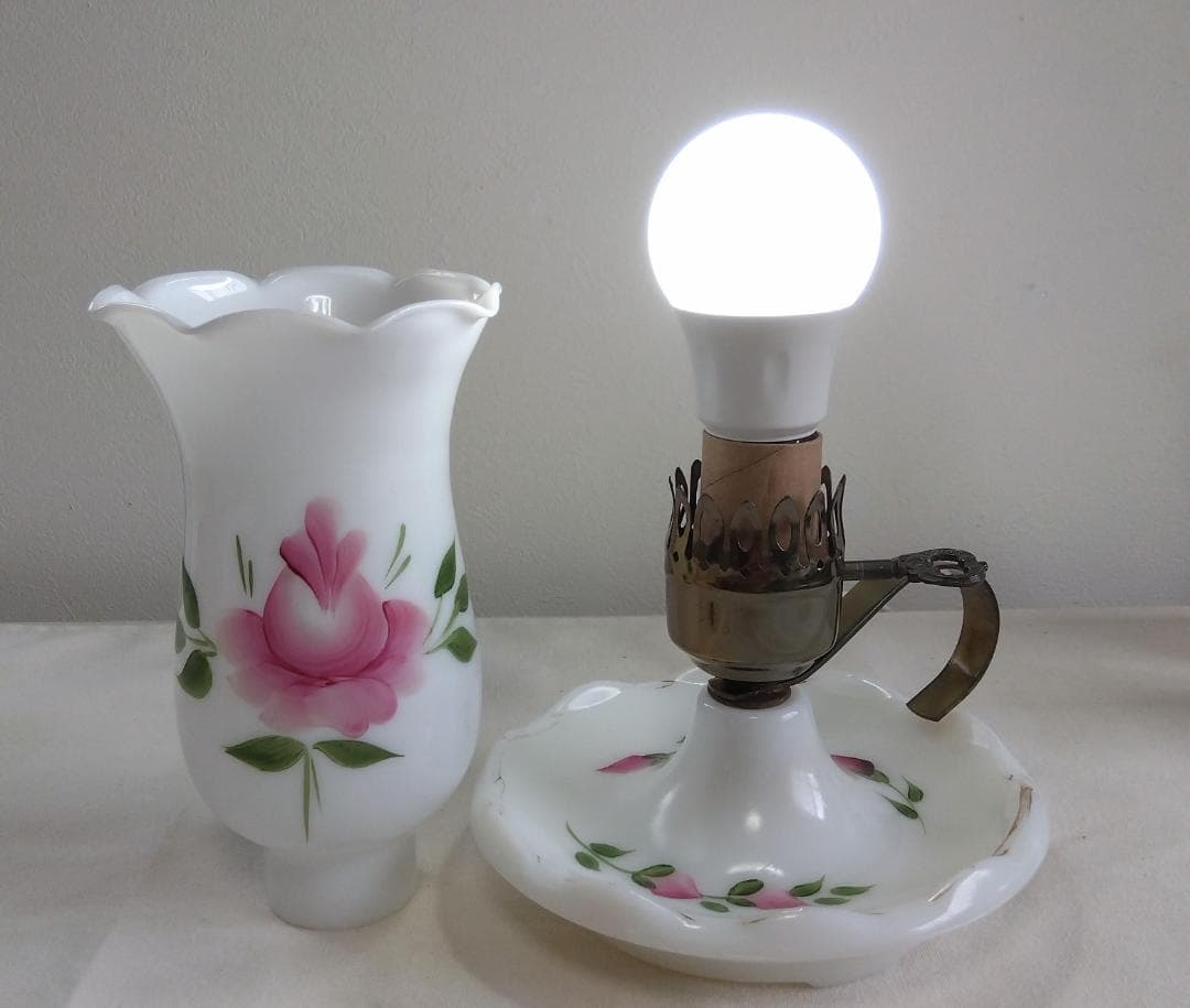 ☆アンティークスタイル ミルクガラス 薔薇 テーブルランプ