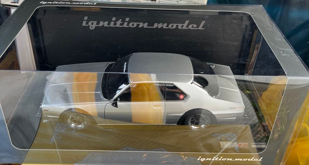 日産　スカイライン　2000gt gt-es イグニッションモデル 1/18