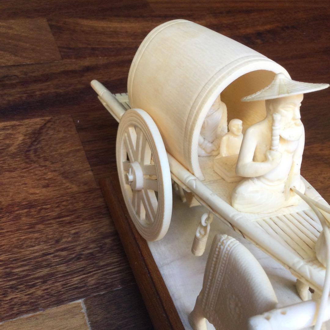 置物、牛車　天然素材 象牙調
