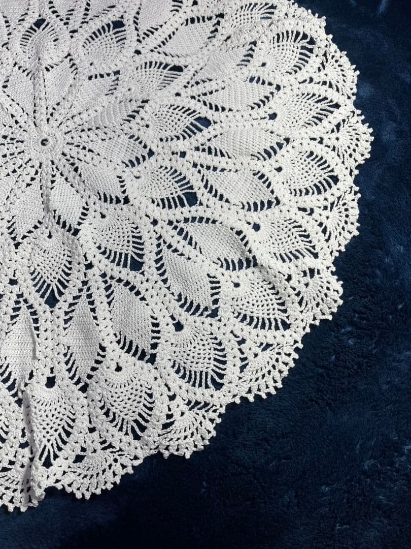 ホワイト花柄レースドイリー 円形　２