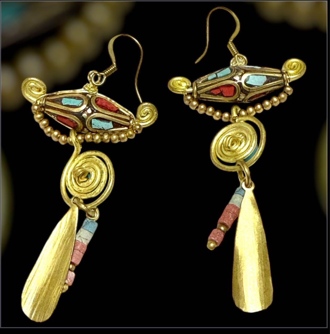 新品 未使用 1点物 ピアス フックピアス ゴールド ターコイズ レッド ビーズ