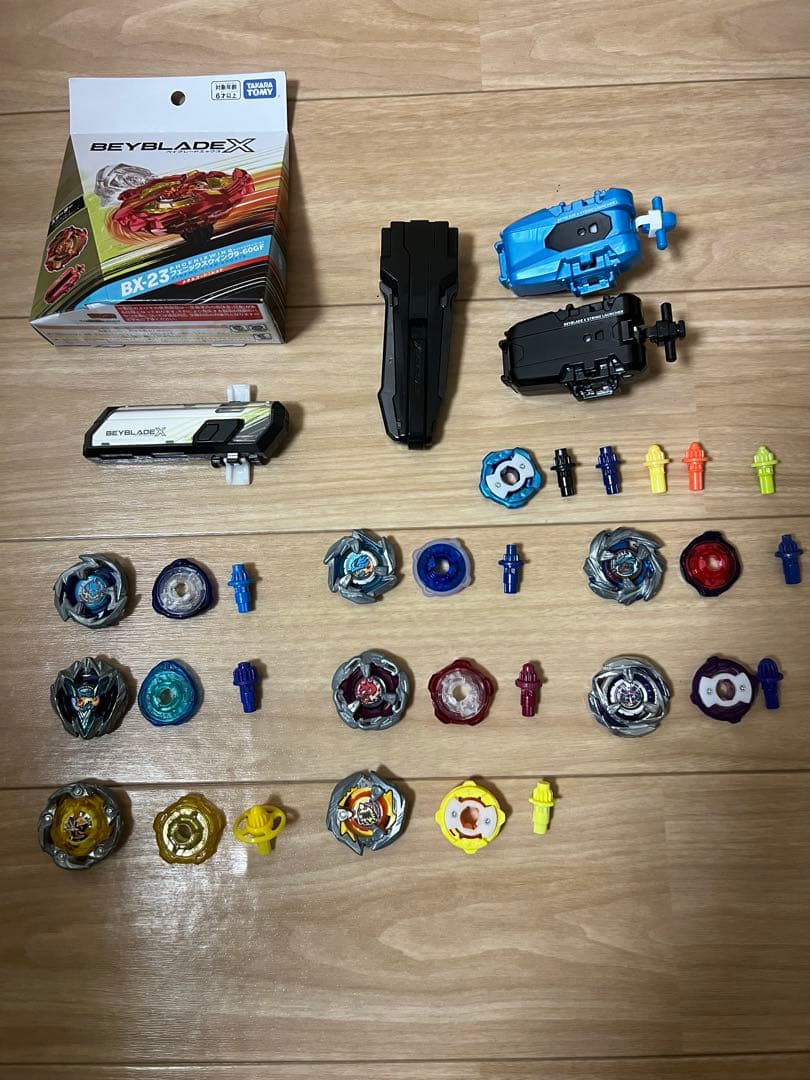 Beyblade X セット 多数のパーツ付き