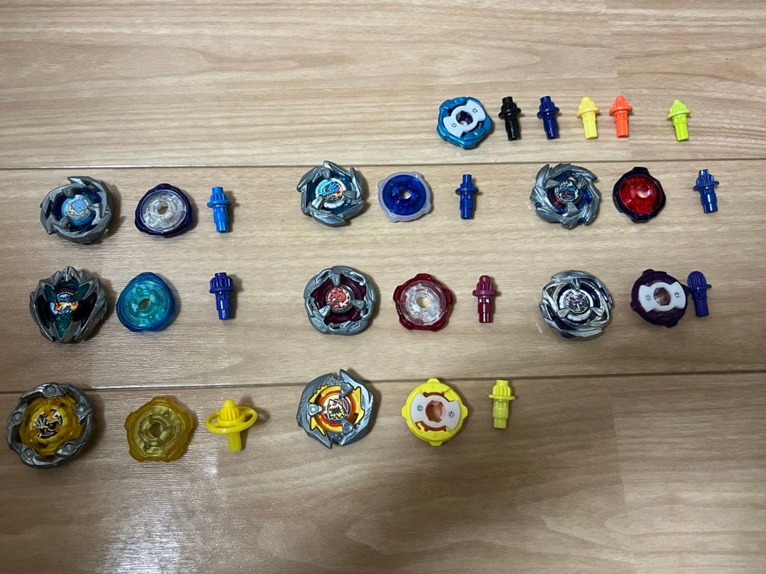 Beyblade X セット 多数のパーツ付き