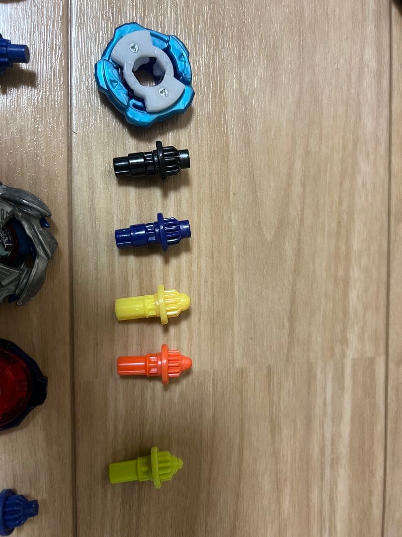 Beyblade X セット 多数のパーツ付き