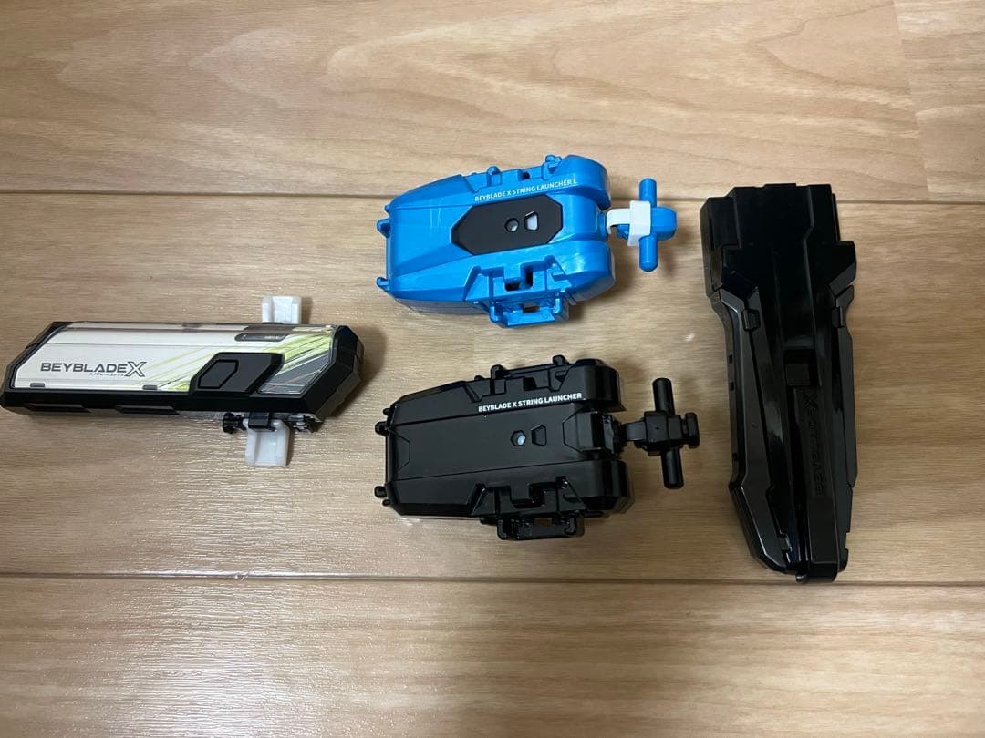 Beyblade X セット 多数のパーツ付き
