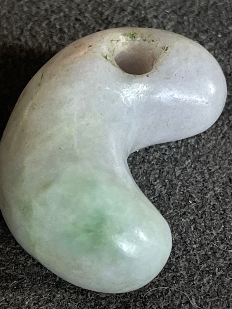 弥生〜古墳時代　翡翠勾玉