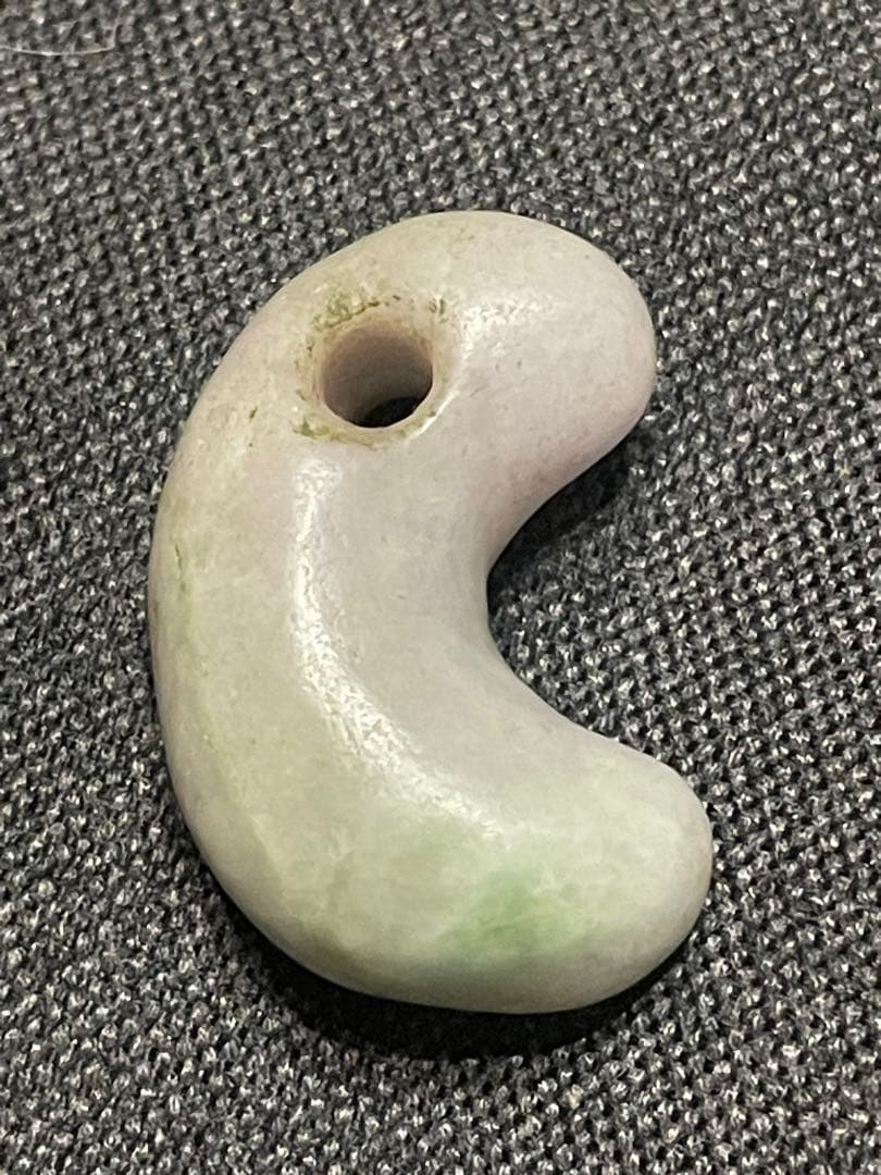 弥生〜古墳時代　翡翠勾玉