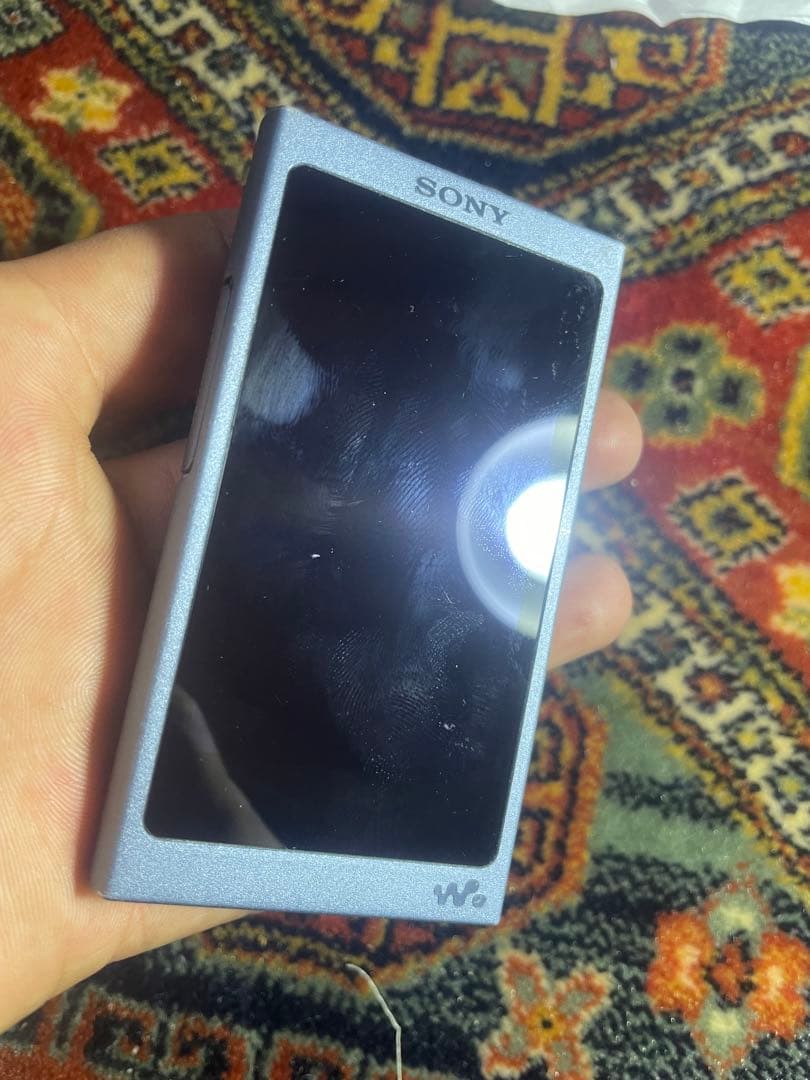SONY WALKMAN シルバー コンパクト