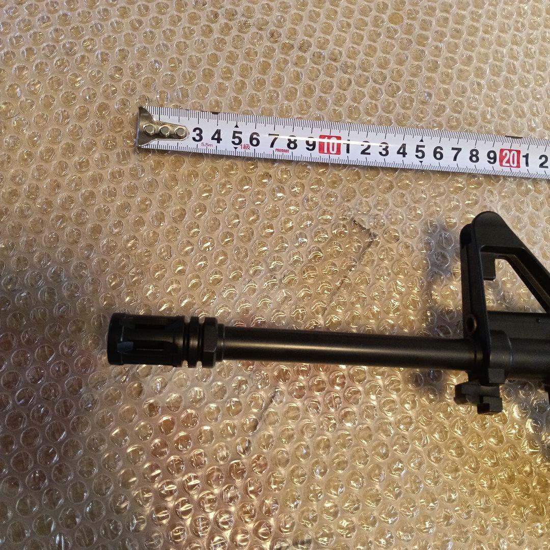 ・M16ーＡ1 (銃口は塞がれています、モデルガン)　・コクサイ製