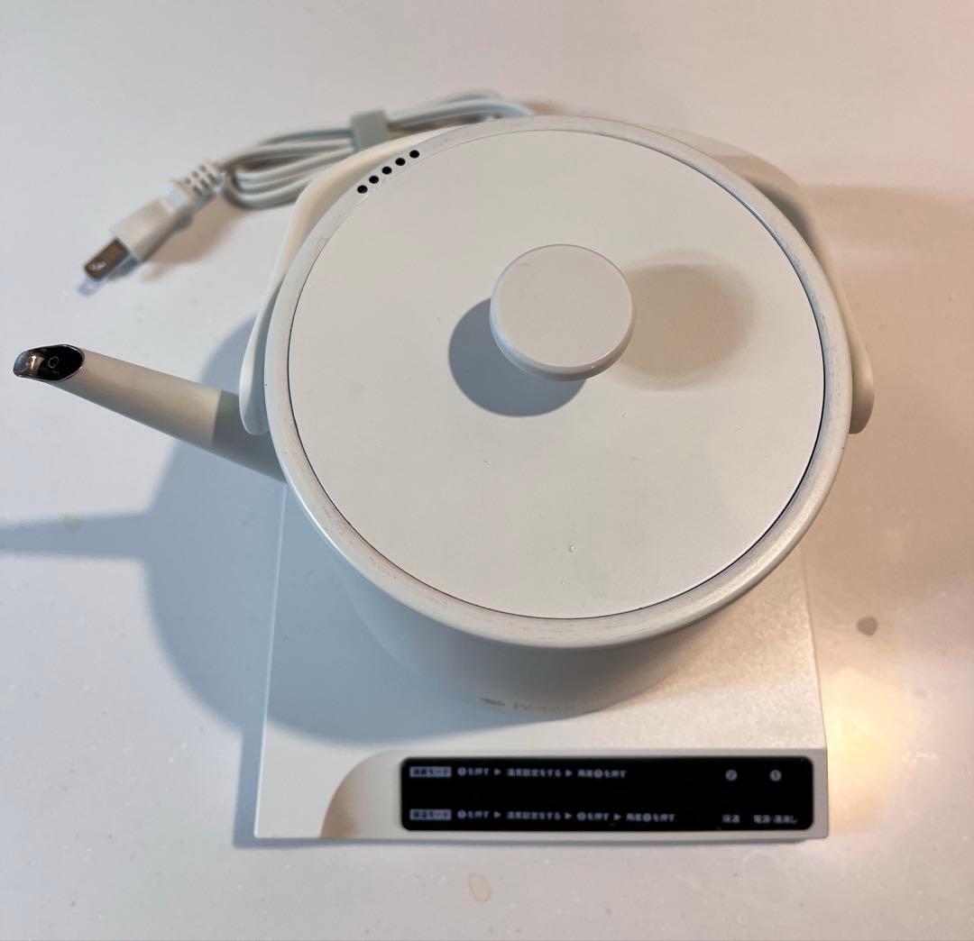 Russell Hobbs★電気ケトル ホワイト　2022年製
