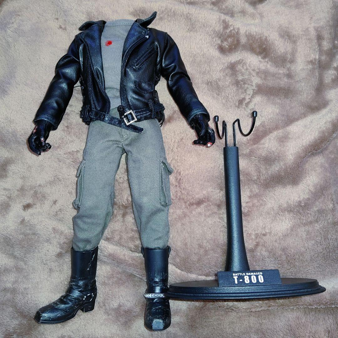HOTToys社製1/6[T-800ヘッド無し衣装付き 素体＆専用スタンド付]