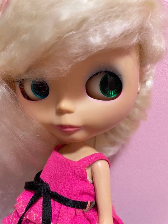 カスタム☆ネオブライス ハニーバニーワンスモア 眠り目ピアス羊毛ヘア