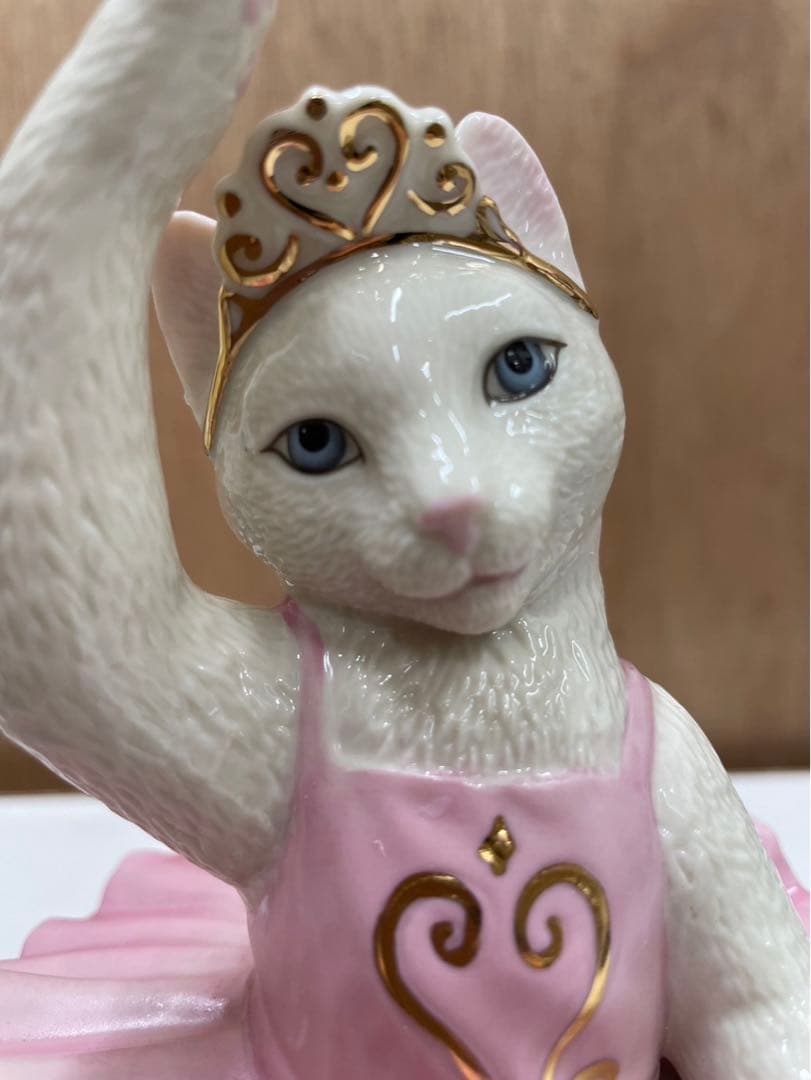 レノックス猫 ( 独宴会 ) Kitty's First Recital