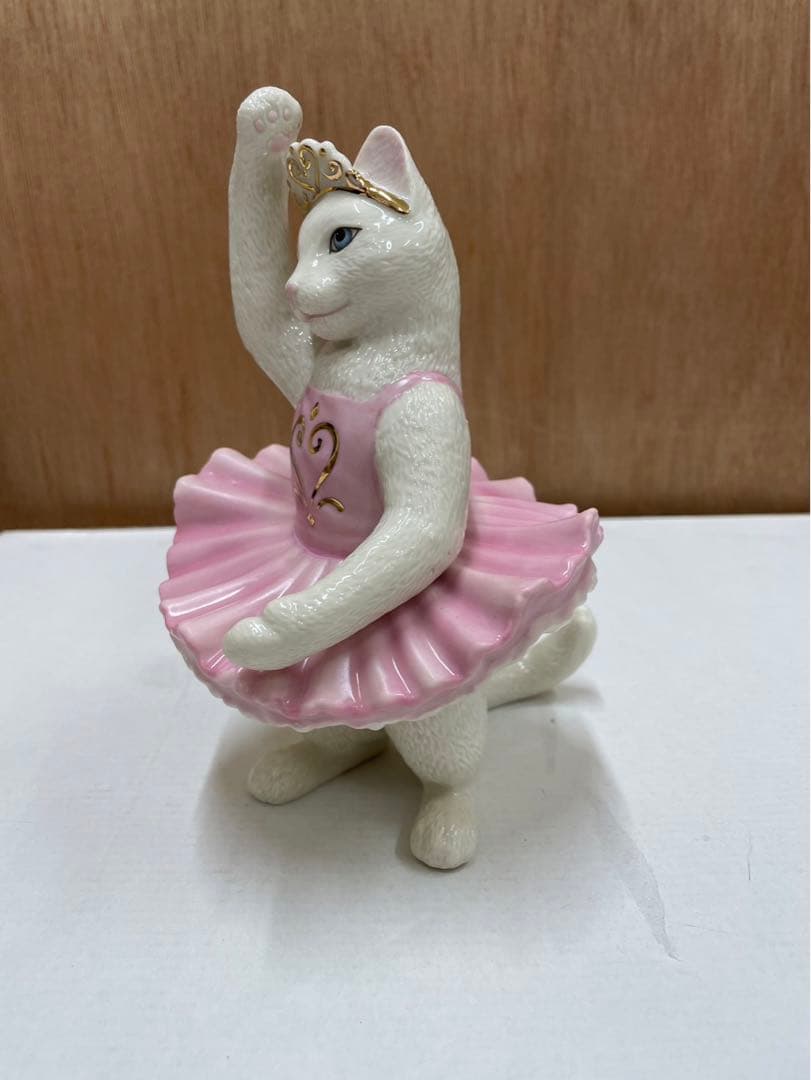 レノックス猫 ( 独宴会 ) Kitty's First Recital