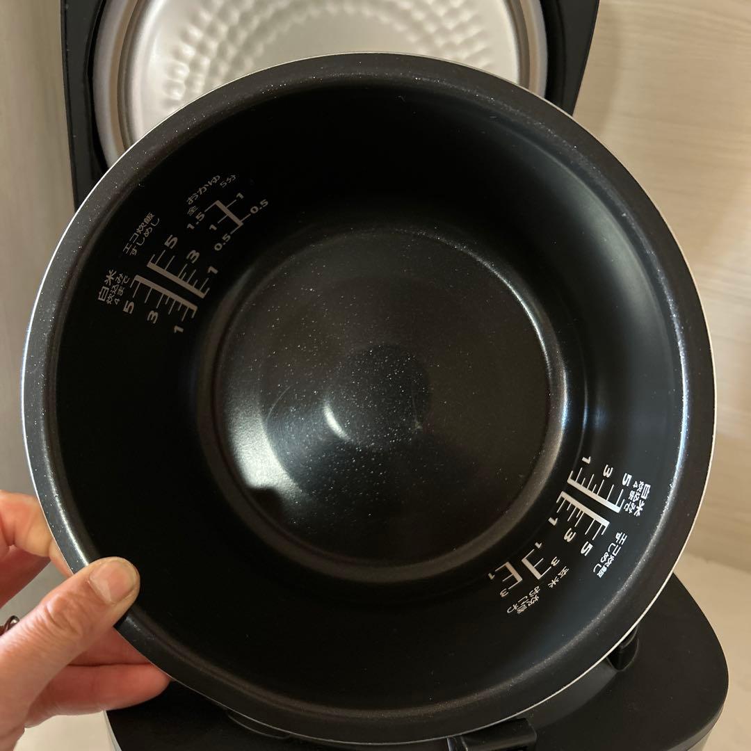 タカ様 パナソニック 炊飯器 5.5合 IH式 備長炭釜 ブラック SR-CFE