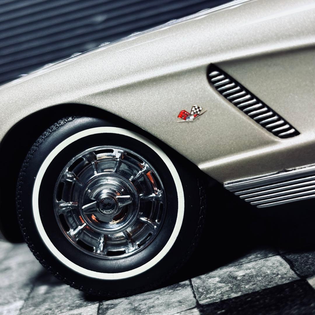 1/18 AUTOart シボレー コルベット 1962 ハーベストゴールド
