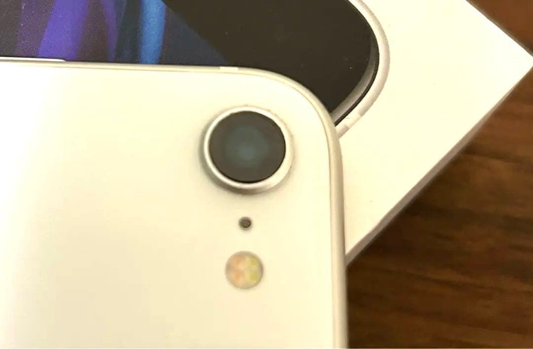 最終値下【化粧箱付】iPhone SE 第2世代 白64GB SIMフリー