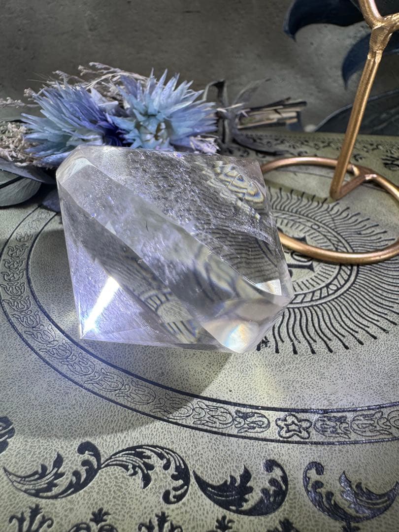 レムリアンシード　アシンメトリー　ダイヤモンド　プリズムカット　スタンド付き