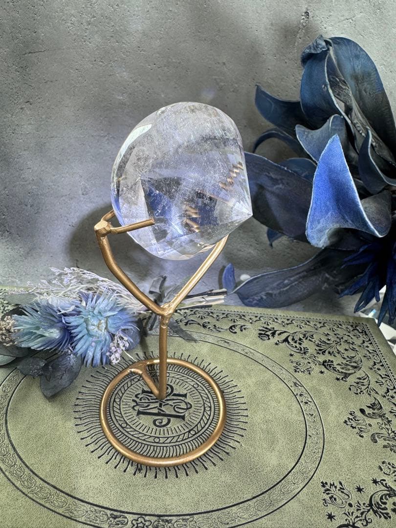 レムリアンシード　アシンメトリー　ダイヤモンド　プリズムカット　スタンド付き