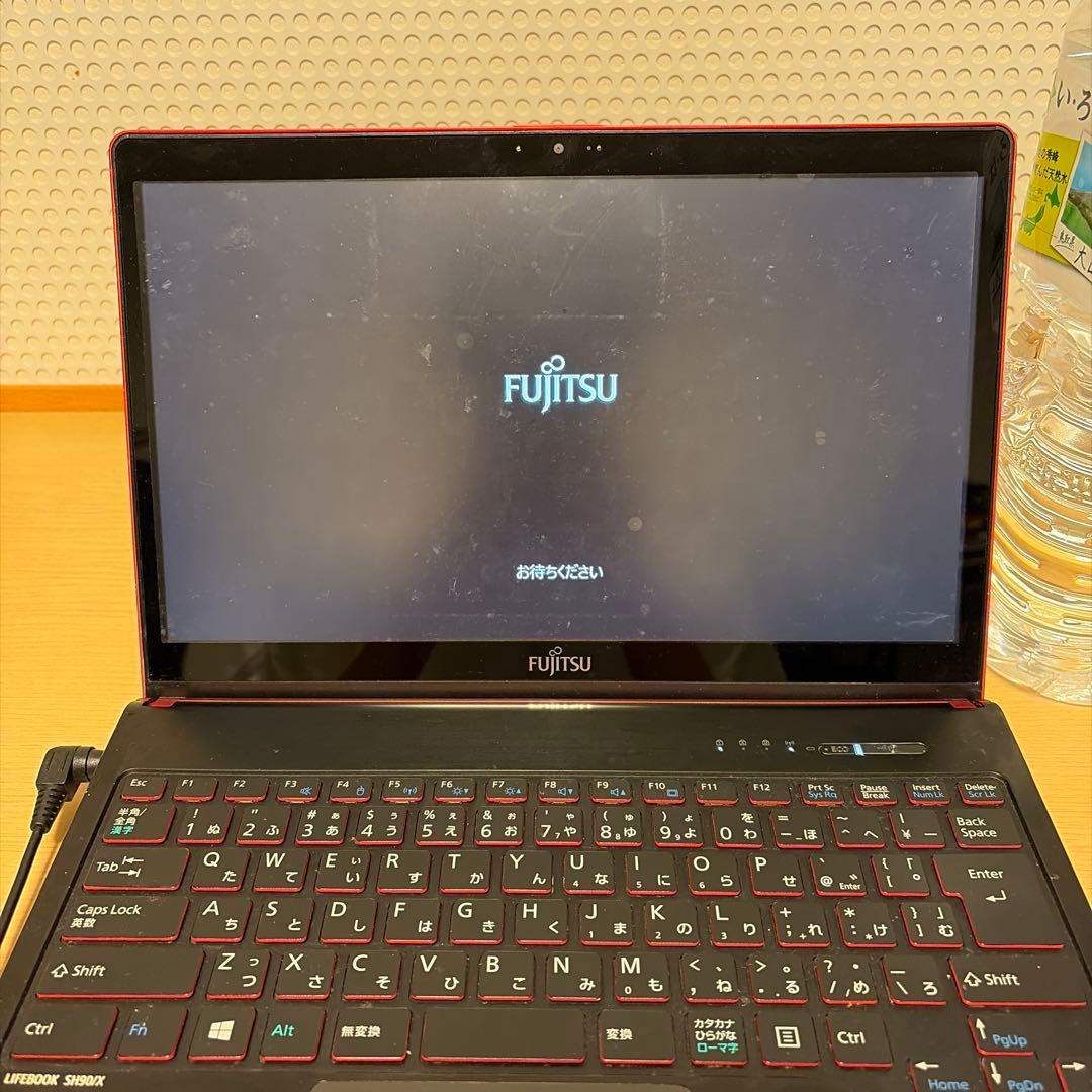 Fujitsu富士通（Lifebook SH90/X）ノートPC 赤色 本体