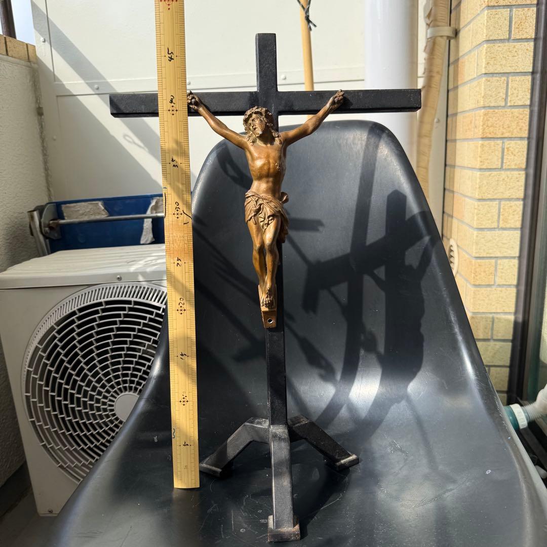 チェコ・プラハ蚤の市購入 キリスト磔刑像 メタル十字架 IHS刻印 金属製
