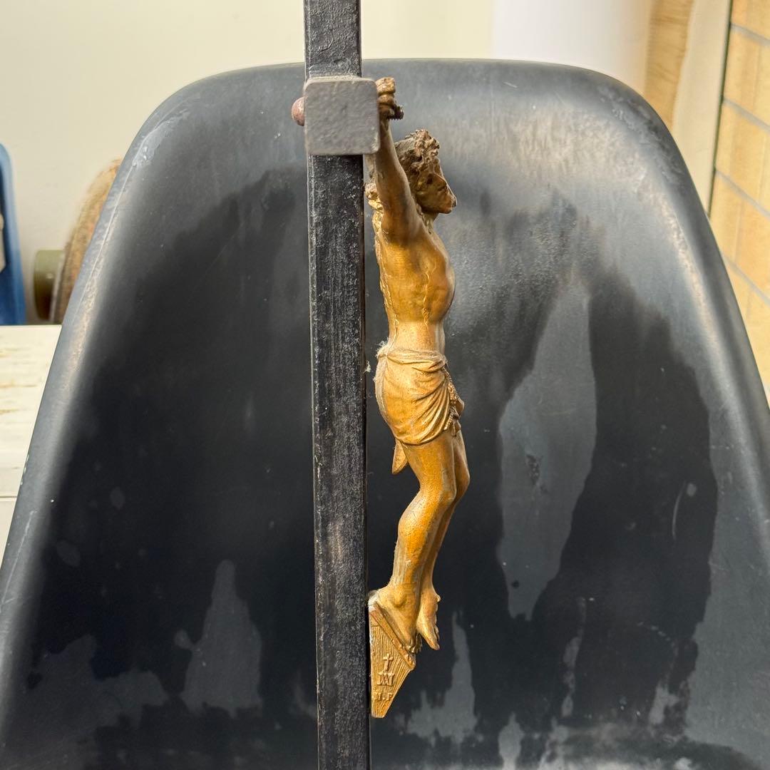 チェコ・プラハ蚤の市購入 キリスト磔刑像 メタル十字架 IHS刻印 金属製