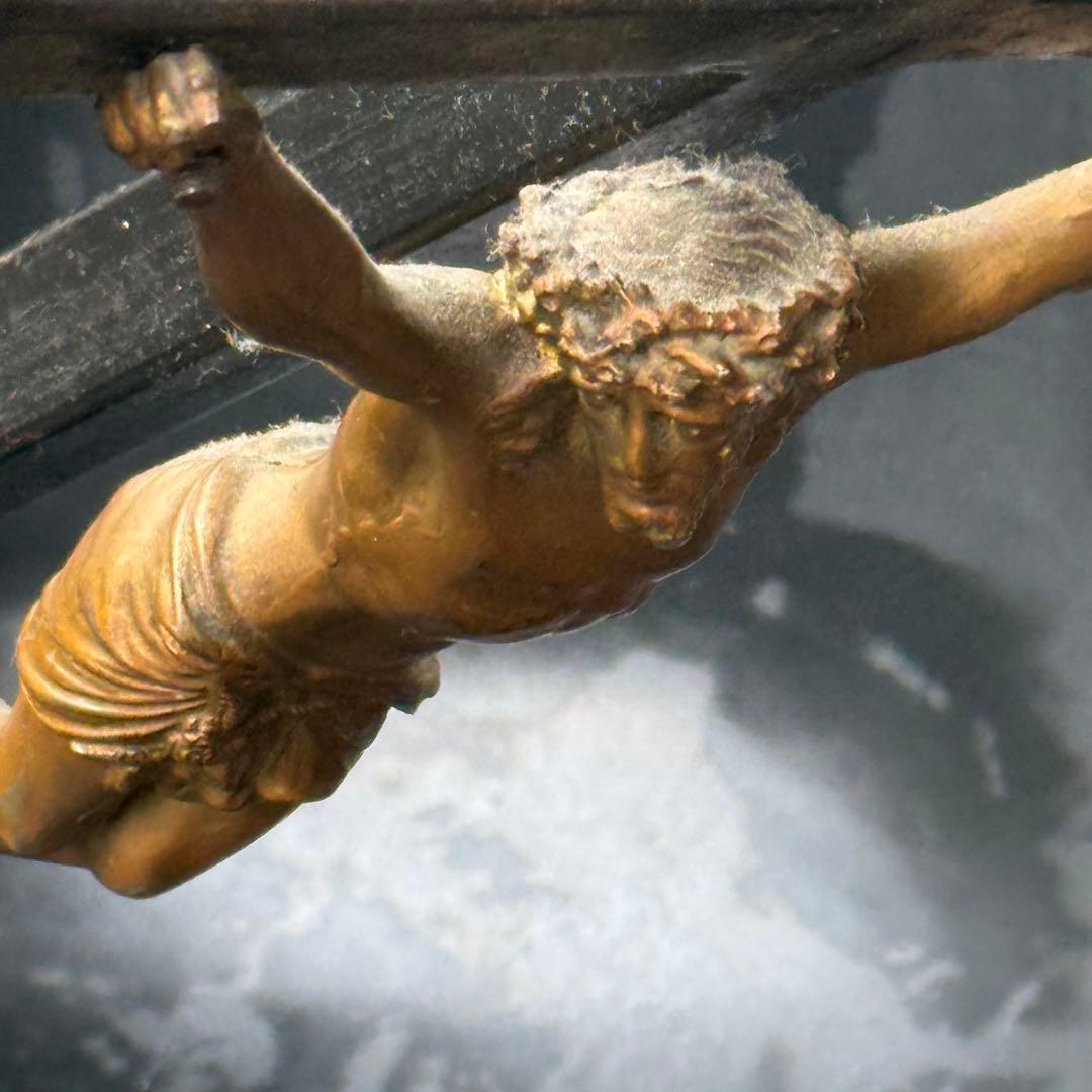 チェコ・プラハ蚤の市購入 キリスト磔刑像 メタル十字架 IHS刻印 金属製