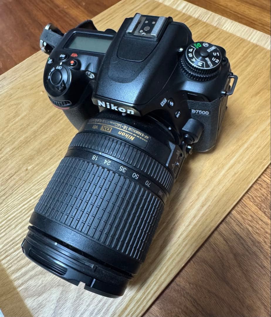 Nikon D7500 デジタル一眼レフ 18-140mmレンズ付き