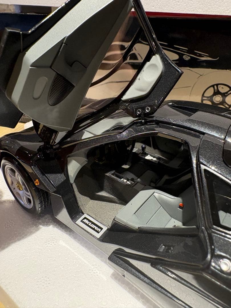 ミニチャンプス1602台限定！1/18 マクラーレン F1 ロードカー 1993