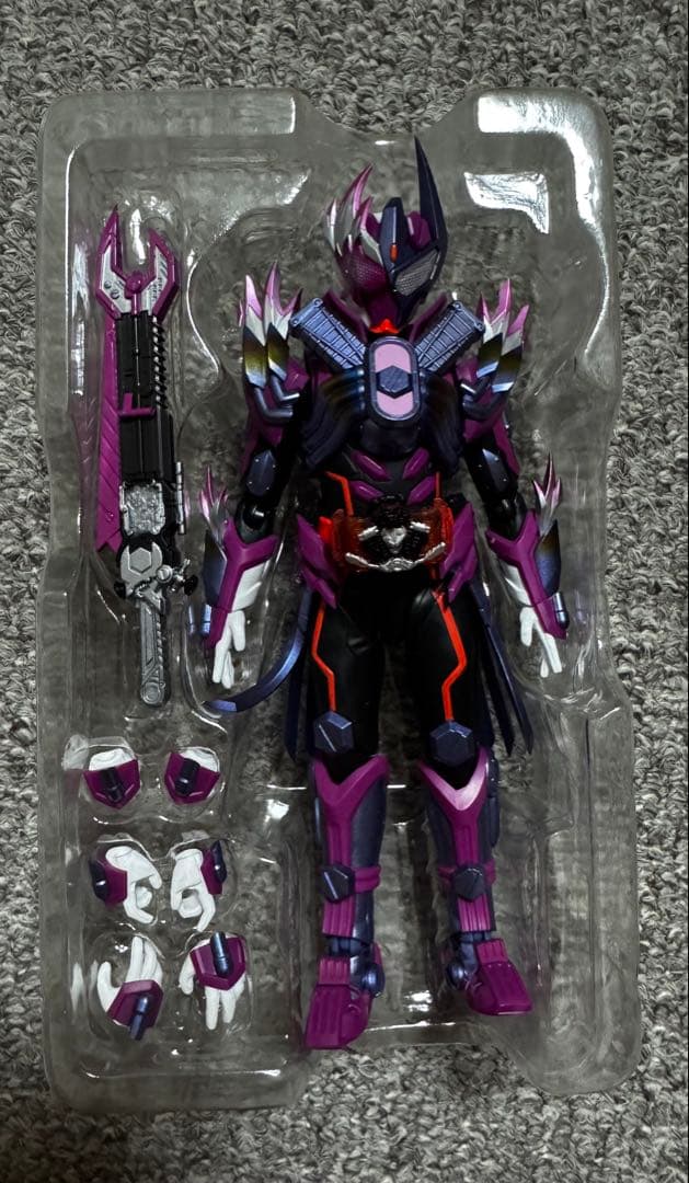 フィギュアーツ 仮面ライダーヴァルバラド