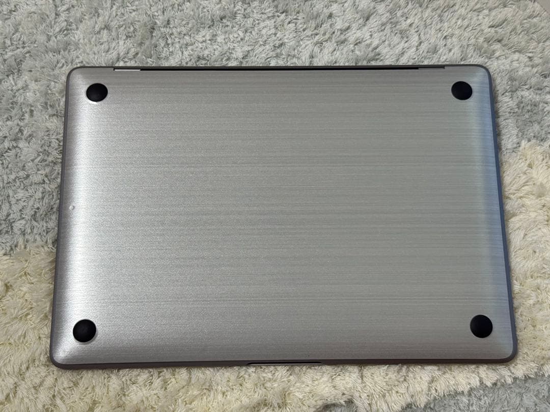 MacBook本体 Apple MacBook Air M1 16GB / 256GB