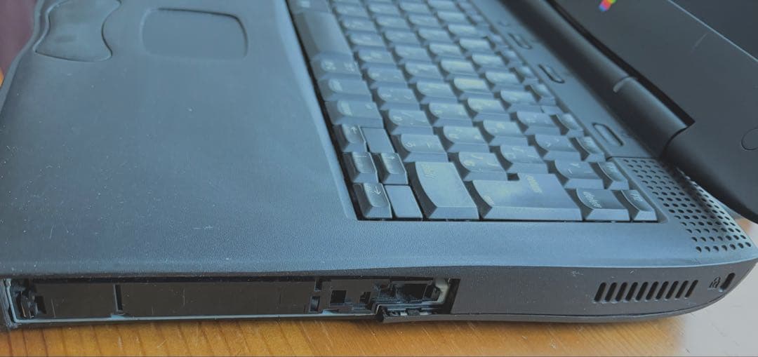 Apple PowerBook G3 ブラック　貴重　OS9.2立ち上がります