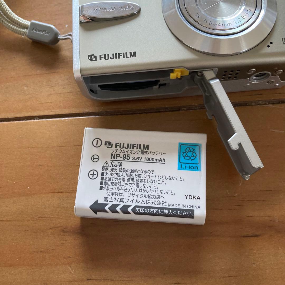 【作例あり】FUJIFILM finepix F30 CCDセンサー