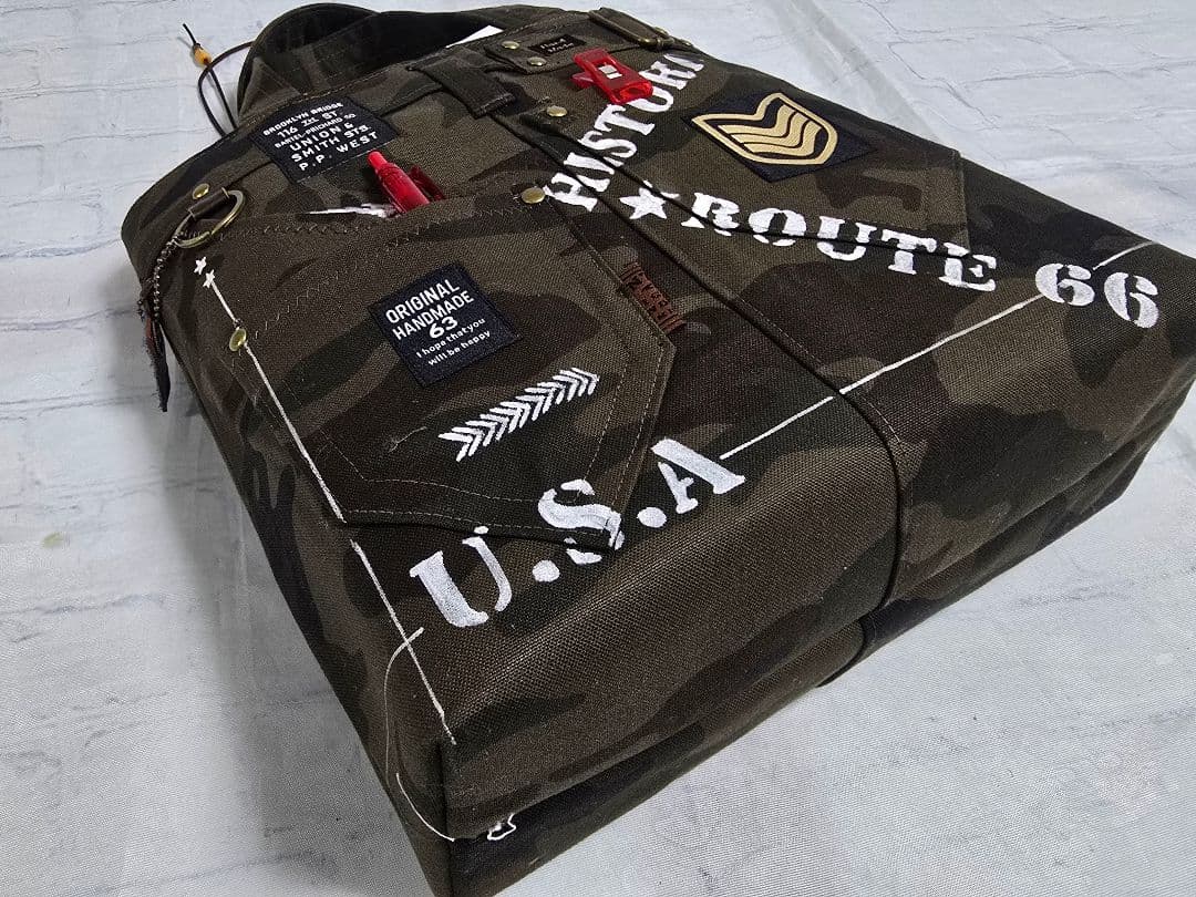 デニムリメイクトートバッグ 底板 ストラップ付き 迷彩 ファスナー付き