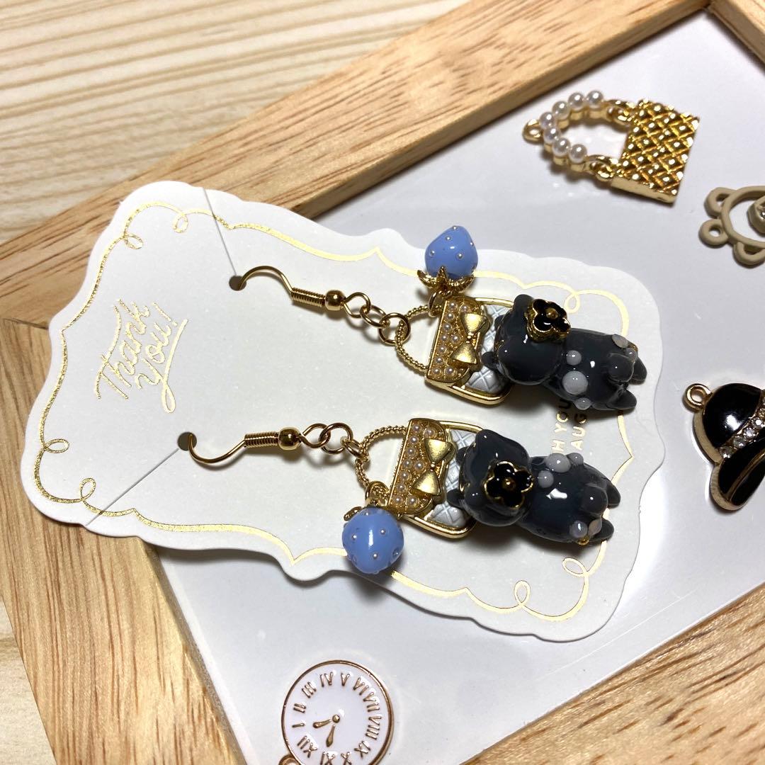 ☆バッグと苺オシャレ猫ちゃんピアス☆②