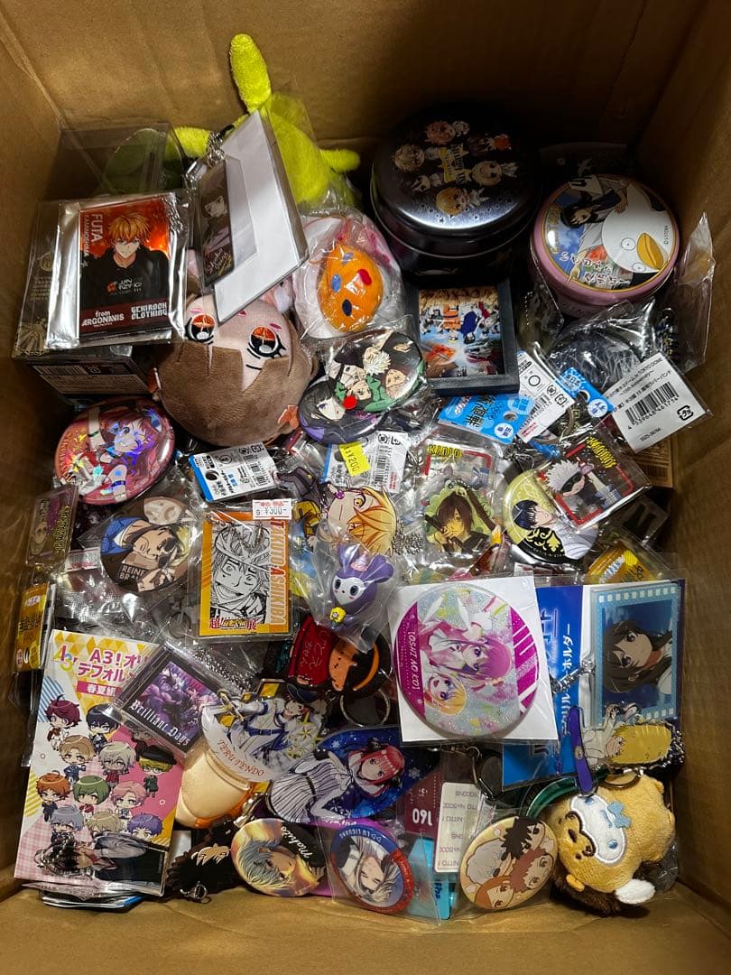 アニメグッズ　まとめ売り　大量　処分　缶バッジ　アクスタ　呪術廻戦　にじさんじ