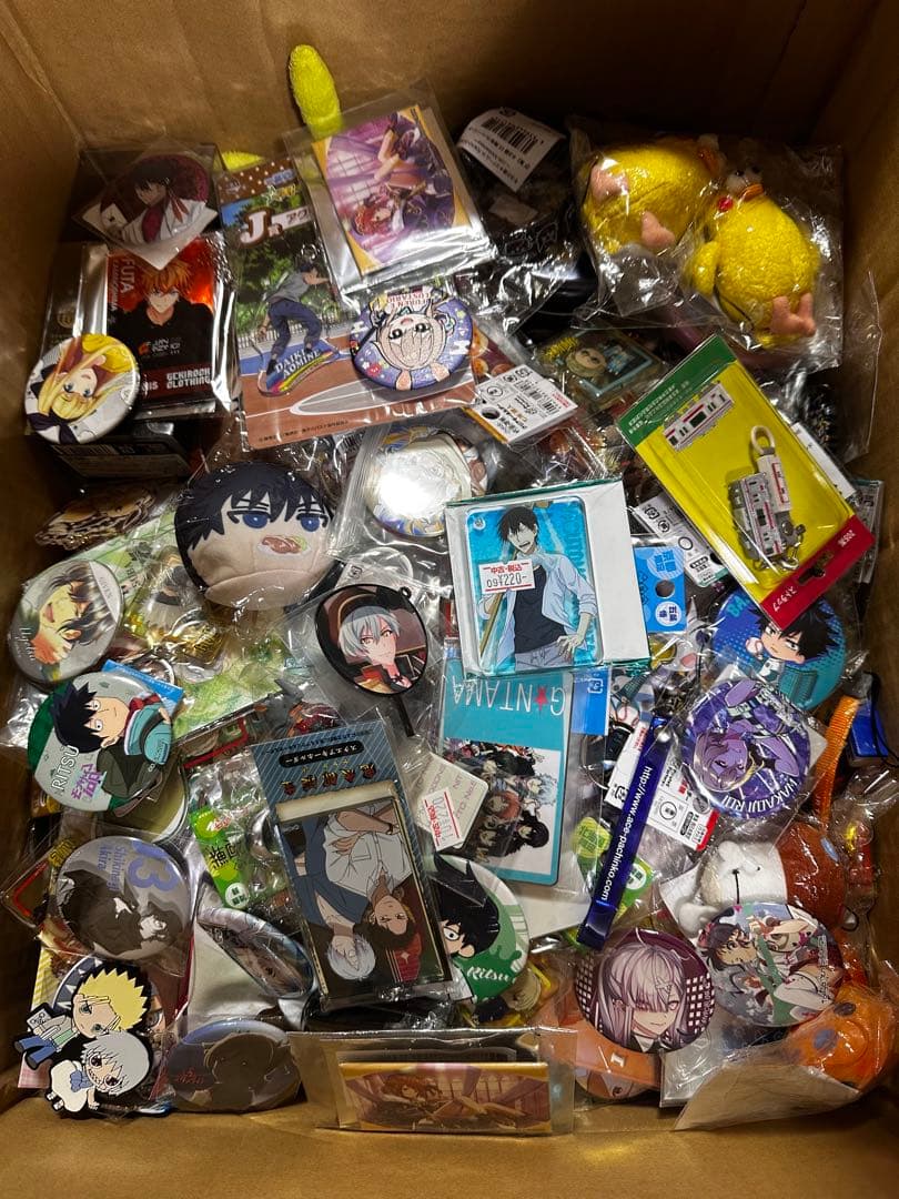 アニメグッズ　まとめ売り　大量　処分　缶バッジ　アクスタ　呪術廻戦　にじさんじ