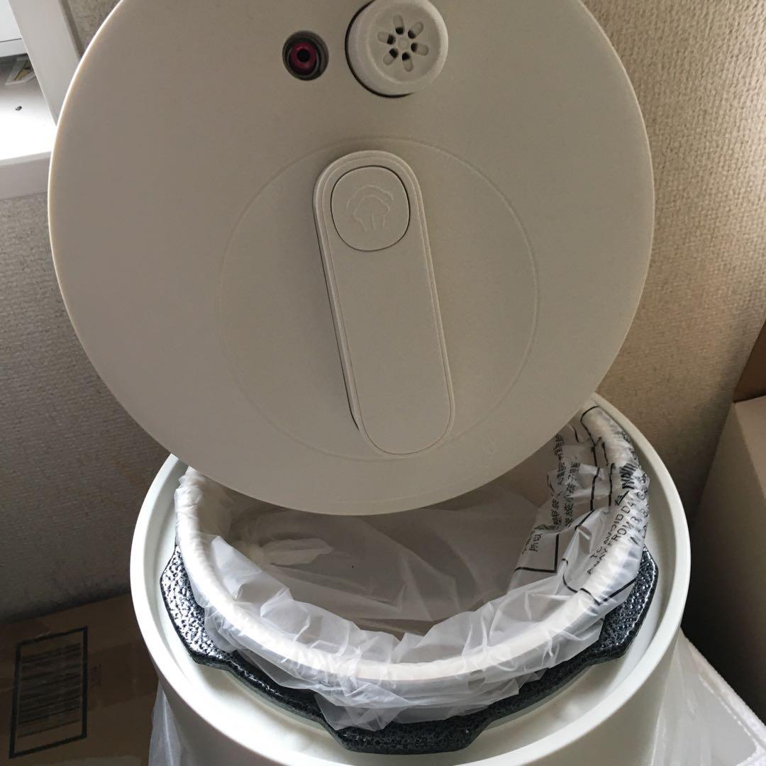 ホワイト炊飯器 タッチパネル