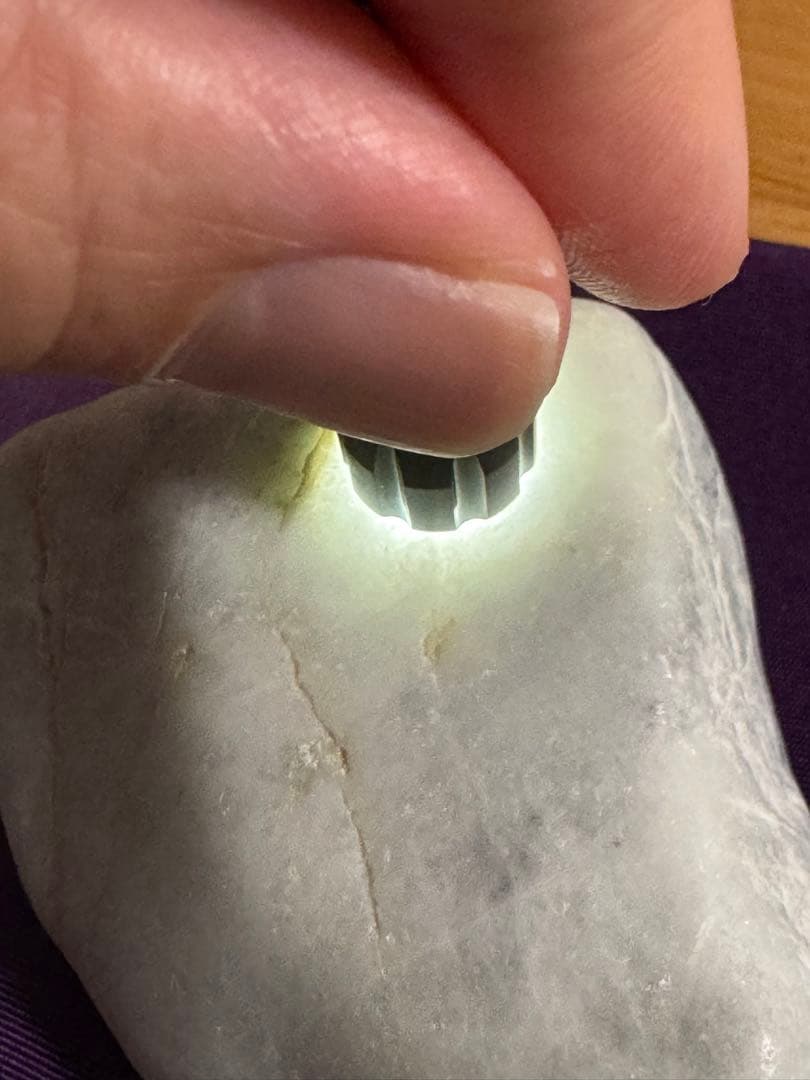 糸魚川翡翠　原石　234g