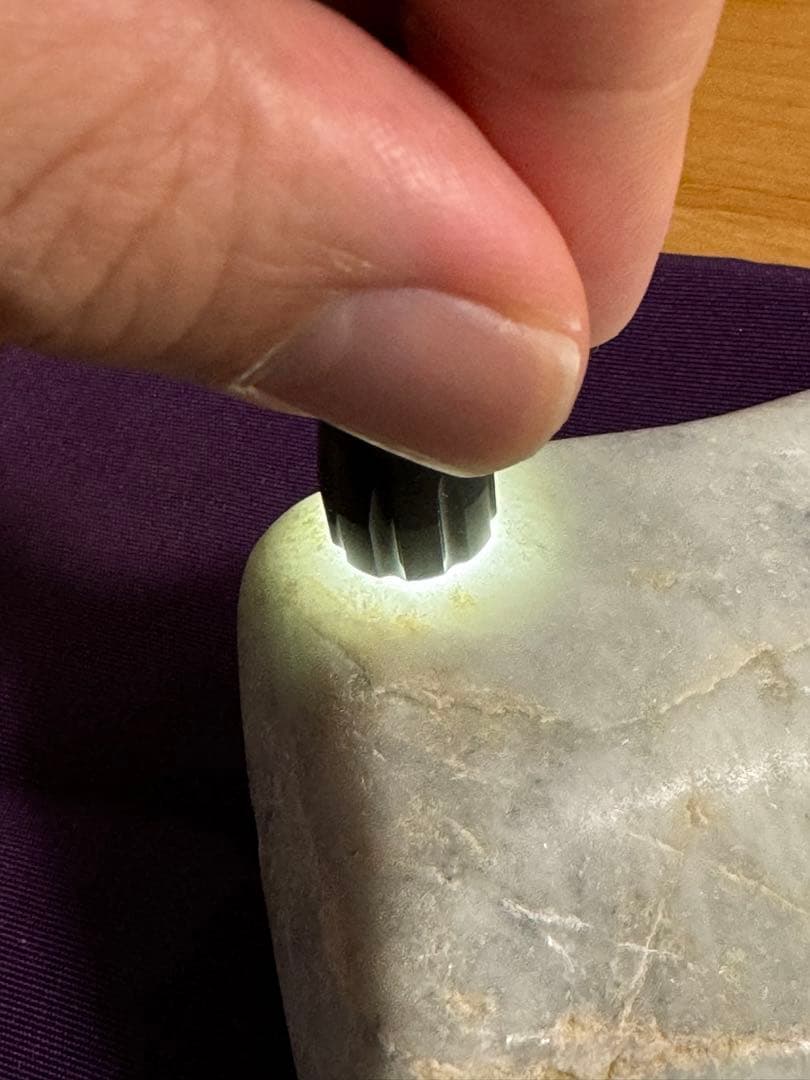 糸魚川翡翠　原石　234g