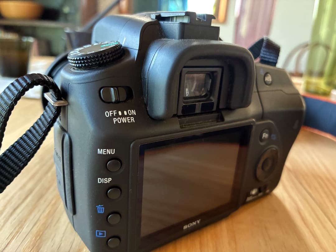 Sony α200 デジタル一眼レフカメラ