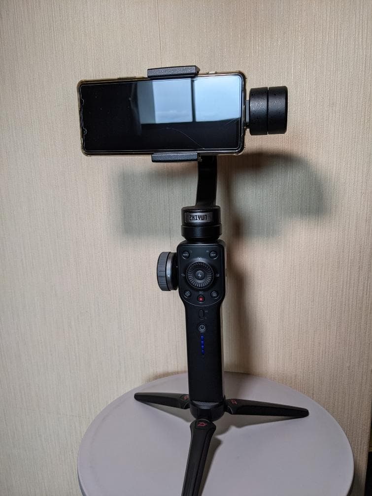 ZHIYUN SMOOTH４スマートフォン用電動３軸スタビライザー手持ちジンバル