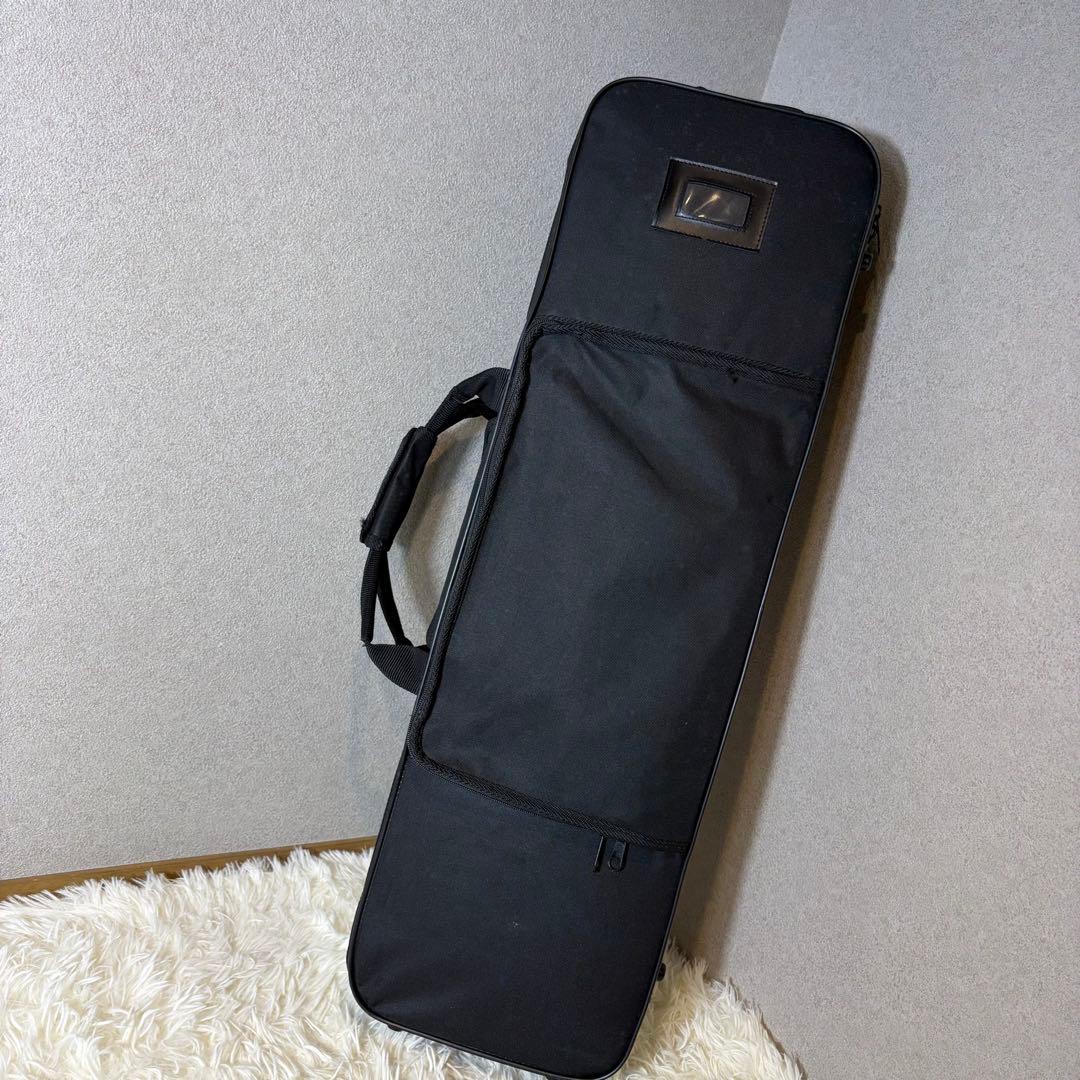 【極美品】沖縄三線　真壁型 合皮 人工皮 セミハードケース付 付属品多数
