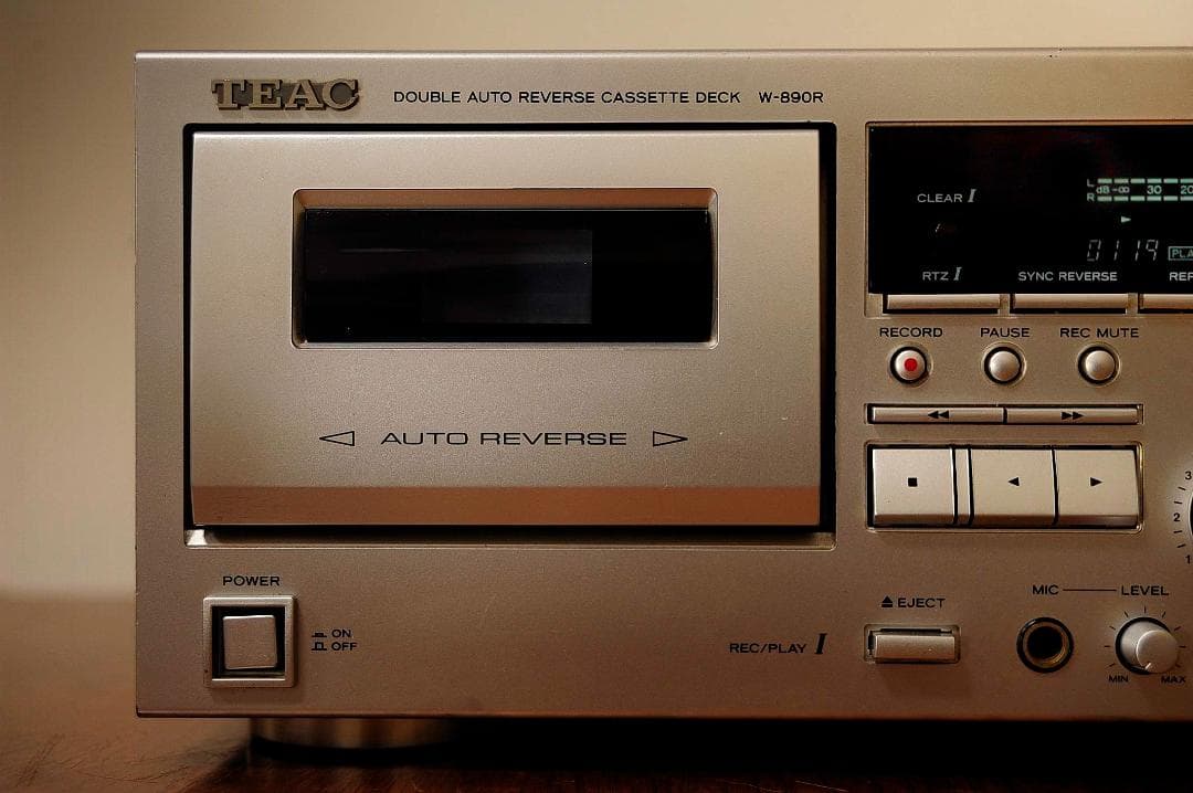 ★TEAC DOUBLE CASSETTE DECK W-890R ♪