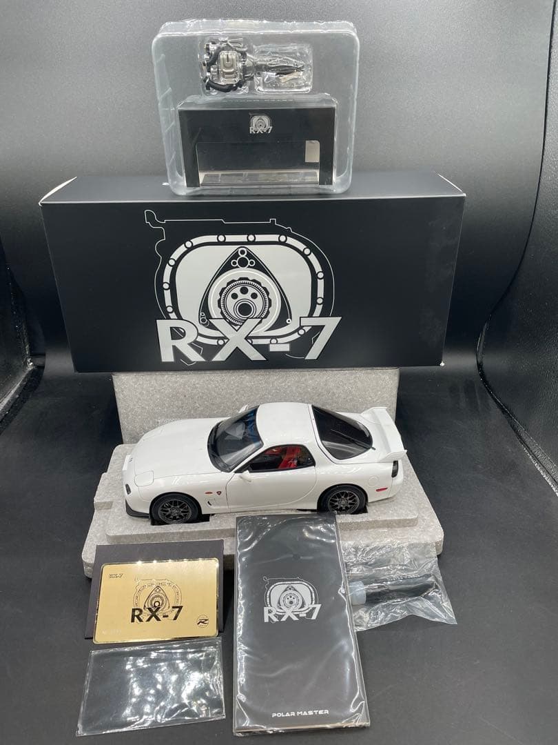 RX-7 1/18スケールモデル