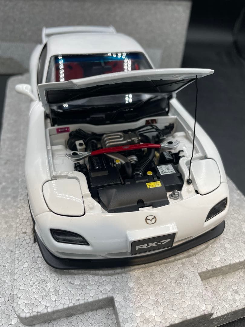 RX-7 1/18スケールモデル